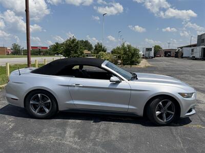 2015 Ford Mustang V6   - Photo 10 - Raytown, MO 64138