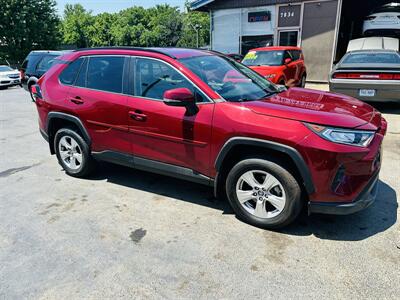 2020 Toyota RAV4 XLE - Photo 4 - Kansas City, MO 64131