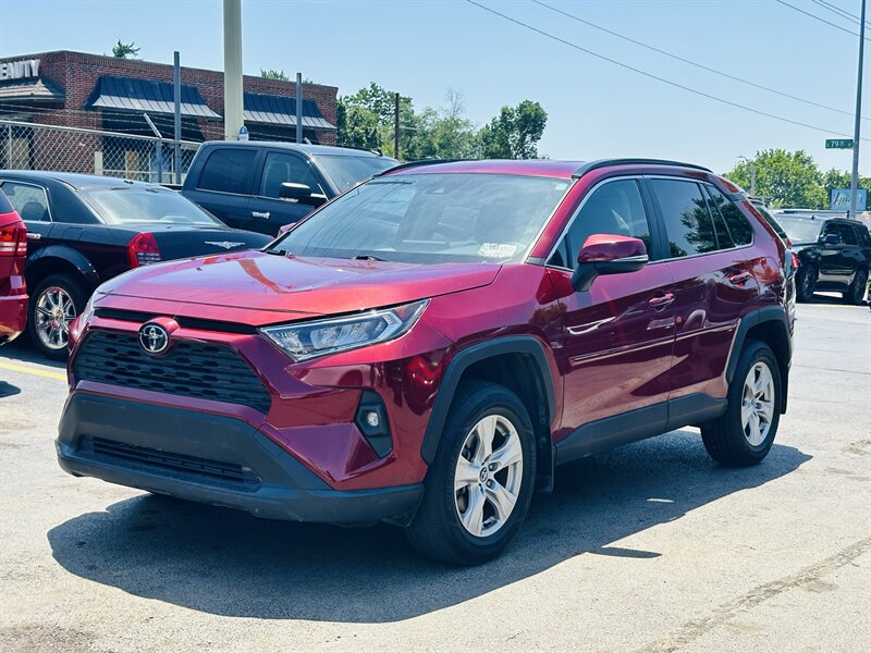 2020 Toyota RAV4 XLE   - Photo 1 - Kansas City, MO 64131