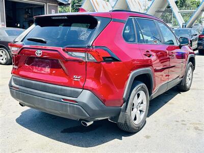 2020 Toyota RAV4 XLE - Photo 6 - Kansas City, MO 64131