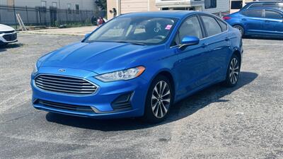 2020 Ford Fusion SE - Photo 1 - Raytown, MO 64138