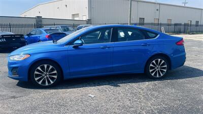 2020 Ford Fusion SE - Photo 2 - Raytown, MO 64138