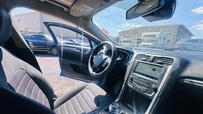 2020 Ford Fusion SE   - Photo 22 - Raytown, MO 64138