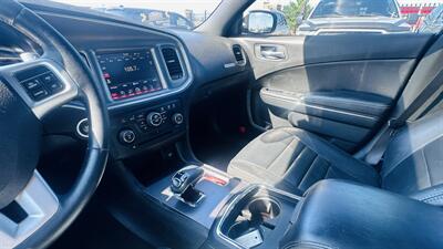 2014 Dodge Charger SXT - Photo 11 - Raytown, MO 64138