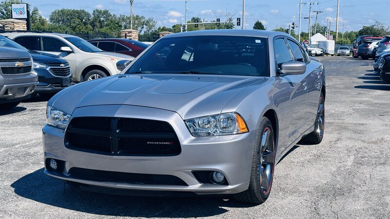 2014 Dodge Charger SXT   - Photo 1 - Raytown, MO 64138