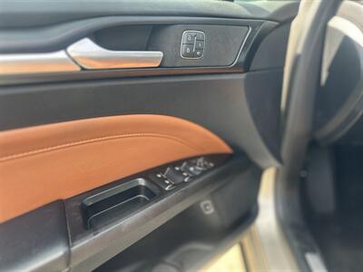 2019 Ford Fusion Hybrid Titanium - Photo 11 - Raytown, MO 64138