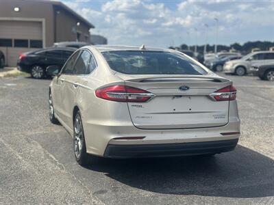 2019 Ford Fusion Hybrid Titanium - Photo 6 - Raytown, MO 64138