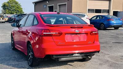 2015 Ford Focus SE - Photo 5 - Raytown, MO 64138