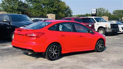 2015 Ford Focus SE - Photo 3 - Raytown, MO 64138