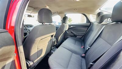 2015 Ford Focus SE - Photo 8 - Raytown, MO 64138