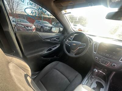 2019 Chevrolet Malibu LT   - Photo 9 - Kansas City, MO 64131