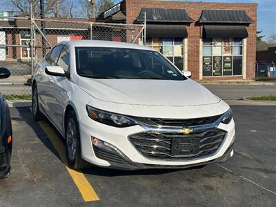 2019 Chevrolet Malibu LT   - Photo 4 - Kansas City, MO 64131