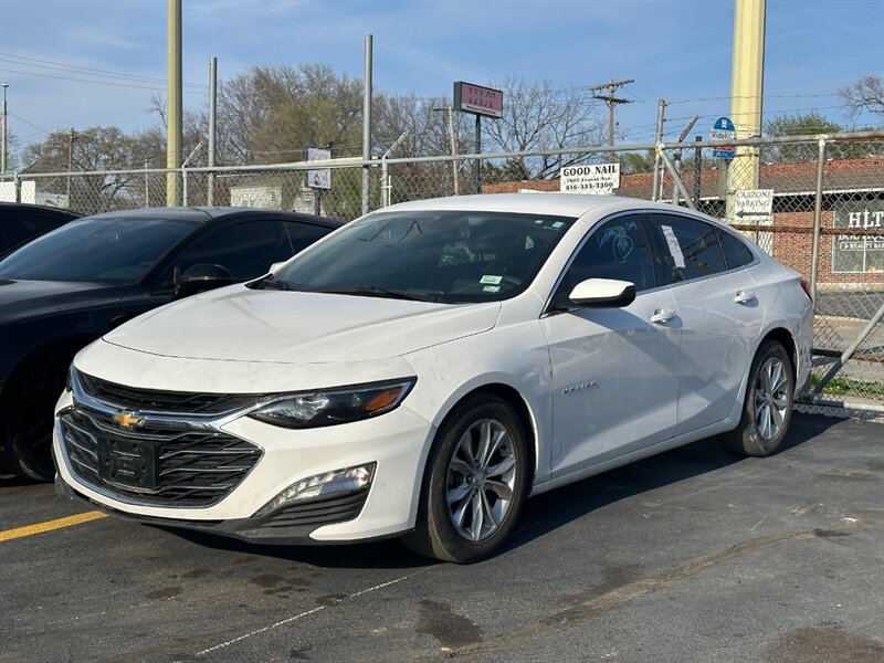 2019 Chevrolet Malibu LT   - Photo 1 - Kansas City, MO 64131