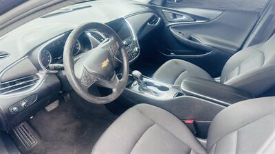 2021 Chevrolet Malibu LT   - Photo 8 - Kansas City, MO 64131
