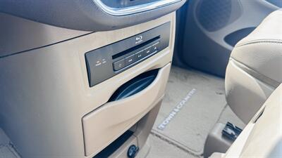 2013 Chrysler Town and Country Touring-L - Photo 30 - Raytown, MO 64138