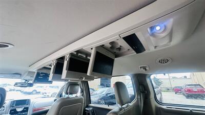 2013 Chrysler Town and Country Touring-L - Photo 20 - Raytown, MO 64138