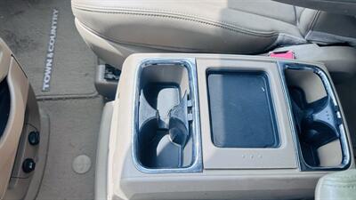 2013 Chrysler Town and Country Touring-L - Photo 28 - Raytown, MO 64138