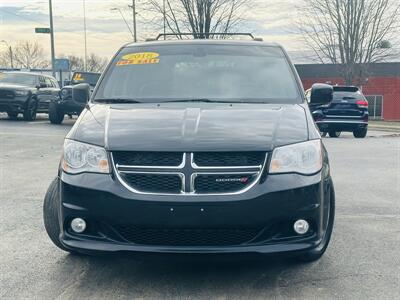 2018 Dodge Grand Caravan SXT   - Photo 3 - Kansas City, MO 64131