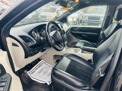 2018 Dodge Grand Caravan SXT   - Photo 6 - Kansas City, MO 64131