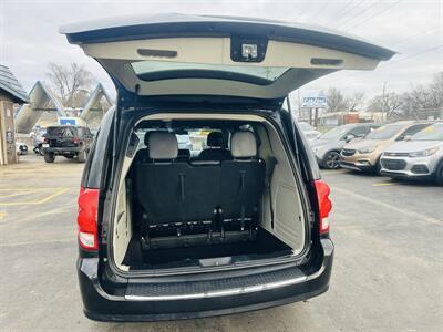 2018 Dodge Grand Caravan SXT   - Photo 15 - Kansas City, MO 64131