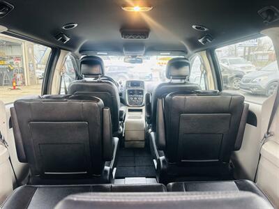 2018 Dodge Grand Caravan SXT   - Photo 14 - Kansas City, MO 64131
