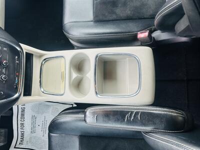 2018 Dodge Grand Caravan SXT   - Photo 12 - Kansas City, MO 64131