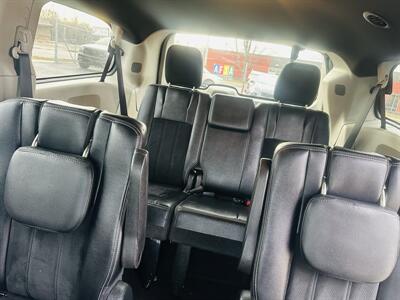 2018 Dodge Grand Caravan SXT   - Photo 8 - Kansas City, MO 64131