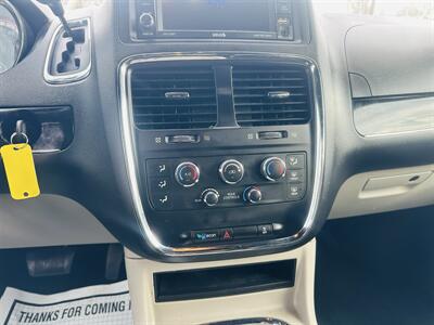 2018 Dodge Grand Caravan SXT   - Photo 11 - Kansas City, MO 64131