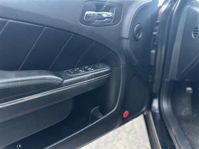 2013 Dodge Charger R/T - Photo 17 - Raytown, MO 64138