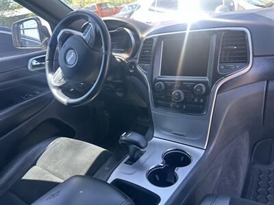 2015 Jeep Grand Cherokee Laredo   - Photo 6 - Kansas City, MO 64131