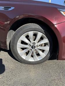 2016 Kia Optima EX - Photo 13 - Kansas City, MO 64131