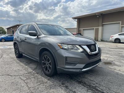 2018 Nissan Rogue S   - Photo 4 - Raytown, MO 64138