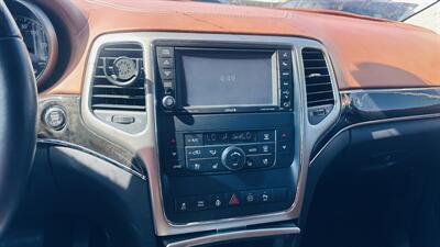 2012 Jeep Grand Cherokee Overland   - Photo 10 - Kansas City, MO 64131