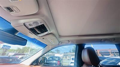 2012 Jeep Grand Cherokee Overland   - Photo 14 - Kansas City, MO 64131