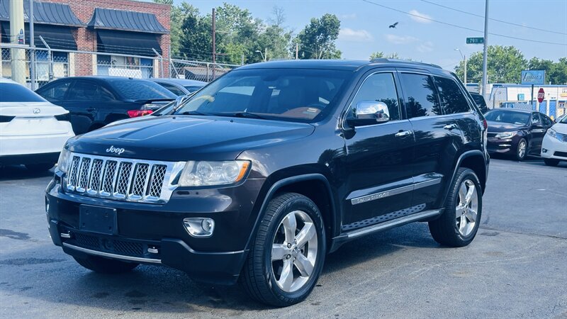 2012 Jeep Grand Cherokee Overland   - Photo 1 - Kansas City, MO 64131