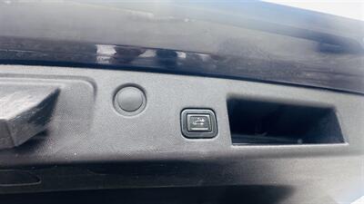 2020 Chevrolet Equinox LT - Photo 23 - Raytown, MO 64138