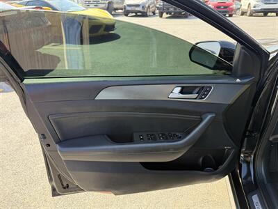 2015 Hyundai SONATA Sport 2.0T   - Photo 13 - Kansas City, MO 64131