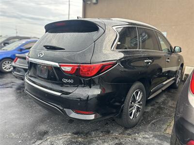 2017 INFINITI QX60 - Photo 2 - Raytown, MO 64138