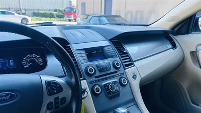 2015 Ford Taurus SEL   - Photo 13 - Raytown, MO 64138