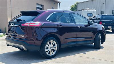 2019 Ford Edge Titanium - Photo 5 - Raytown, MO 64138