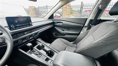 2024 Honda Accord LX - Photo 16 - Raytown, MO 64138
