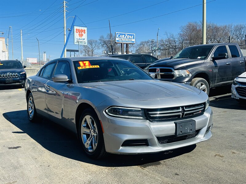 2017 Dodge Charger SE   - Photo 1 - Kansas City, MO 64131