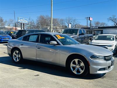 2017 Dodge Charger SE - Photo 2 - Kansas City, MO 64131