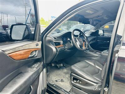 2019 Cadillac Escalade ESV   - Photo 12 - Kansas City, MO 64131