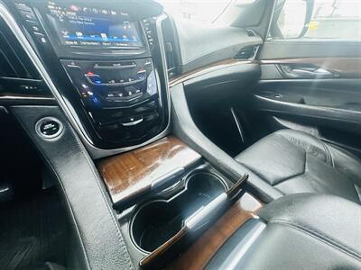 2019 Cadillac Escalade ESV   - Photo 17 - Kansas City, MO 64131