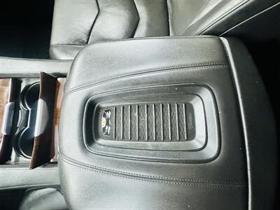 2019 Cadillac Escalade ESV   - Photo 20 - Kansas City, MO 64131