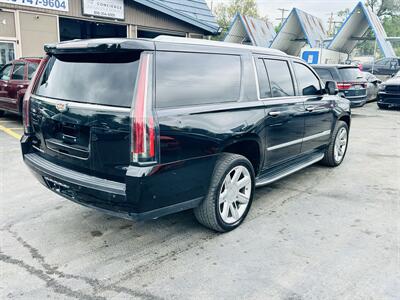 2019 Cadillac Escalade ESV   - Photo 5 - Kansas City, MO 64131