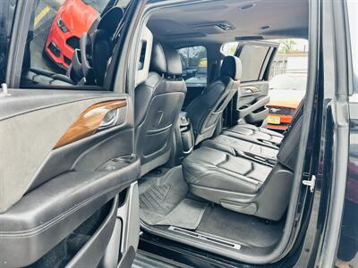 2019 Cadillac Escalade ESV   - Photo 18 - Kansas City, MO 64131