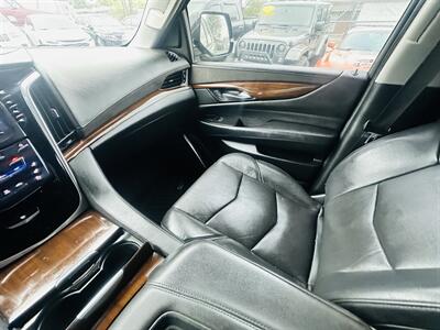 2019 Cadillac Escalade ESV   - Photo 22 - Kansas City, MO 64131