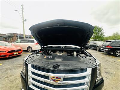 2019 Cadillac Escalade ESV   - Photo 8 - Kansas City, MO 64131